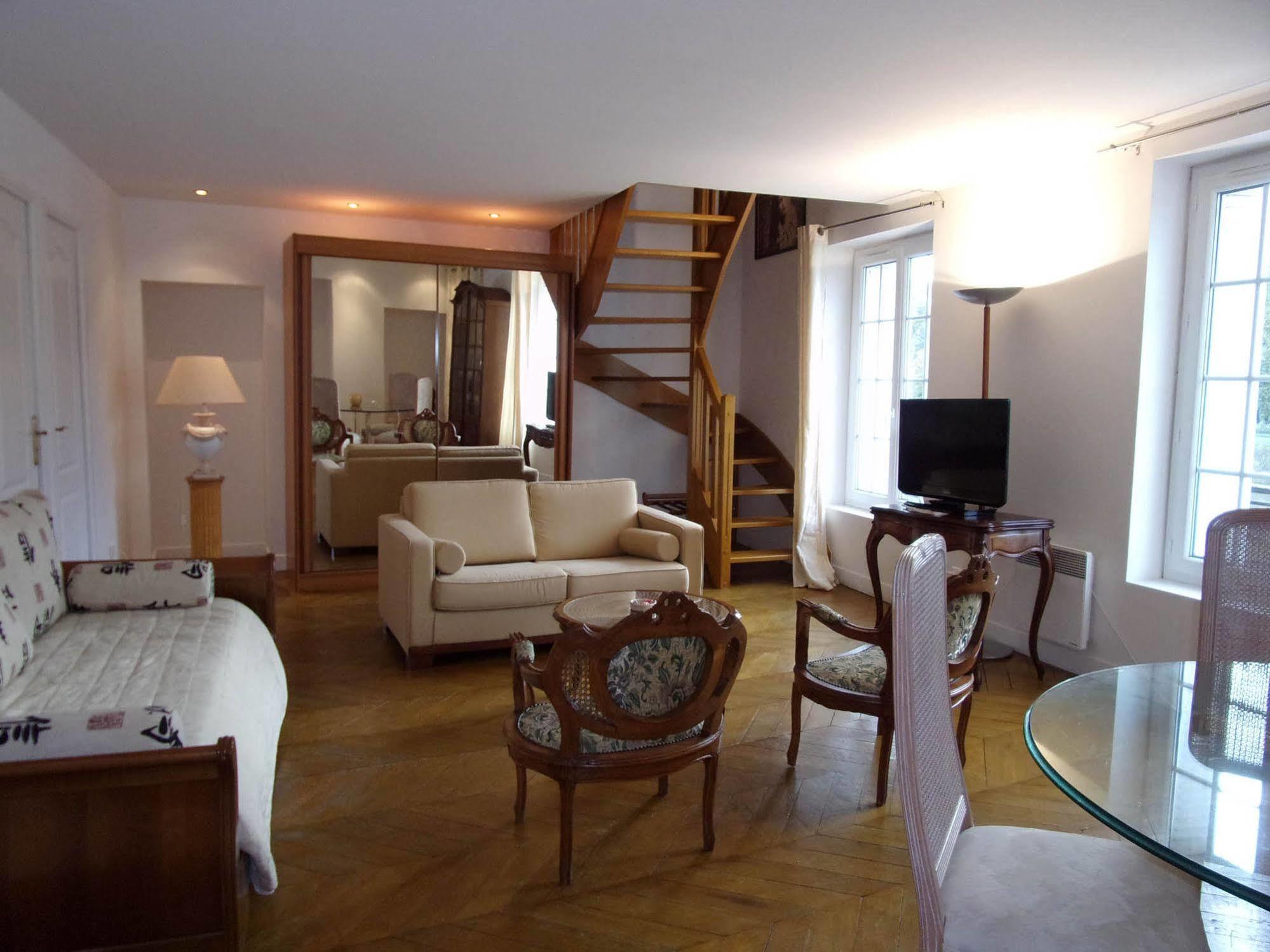 Top' Appart Hotel Pont-Sainte-Maxence Exterior foto