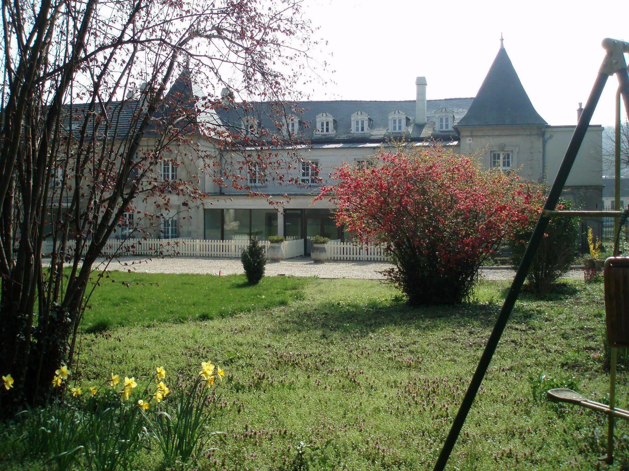 Top' Appart Hotel Pont-Sainte-Maxence Exterior foto