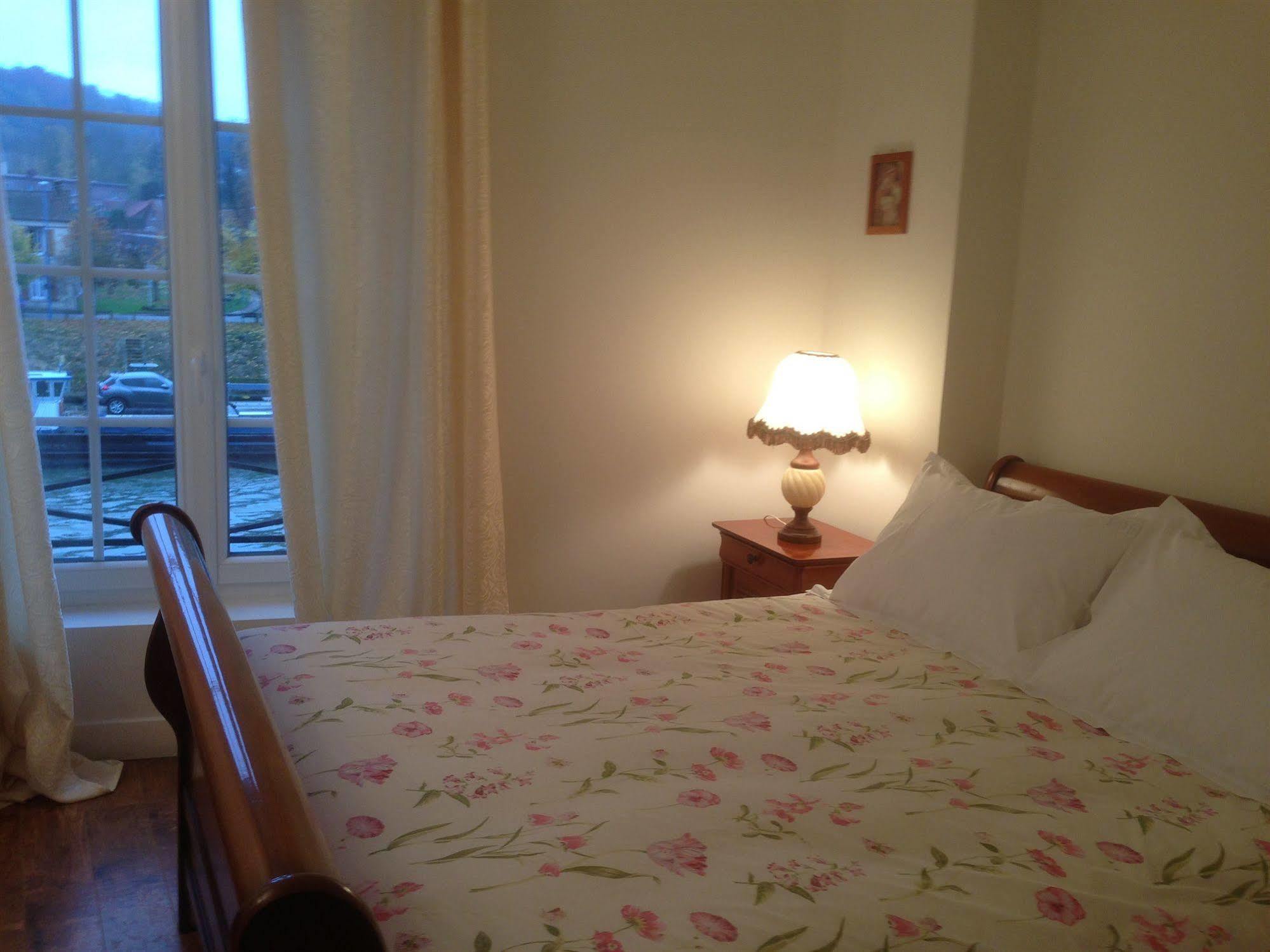 Top' Appart Hotel Pont-Sainte-Maxence Exterior foto