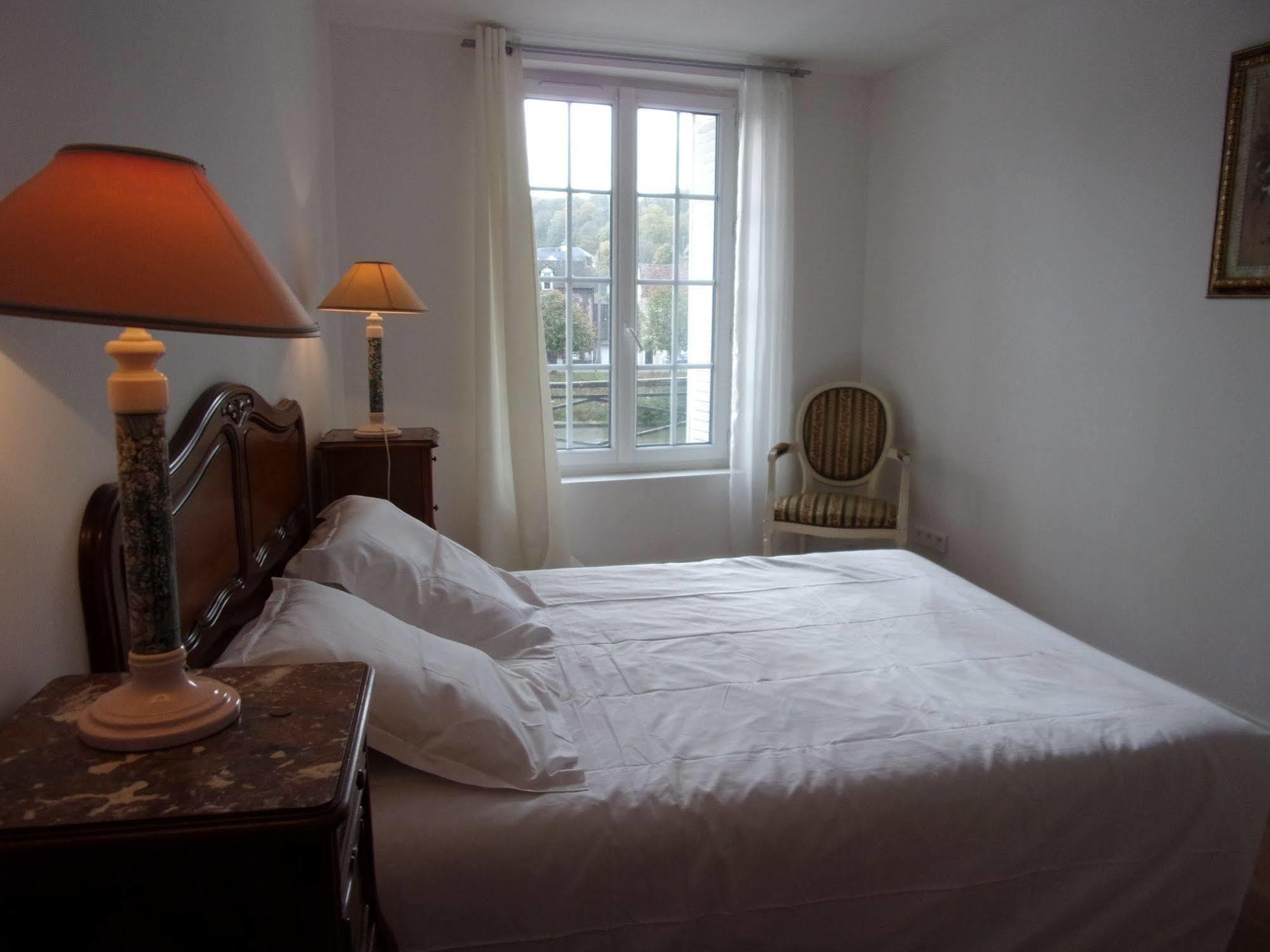 Top' Appart Hotel Pont-Sainte-Maxence Exterior foto